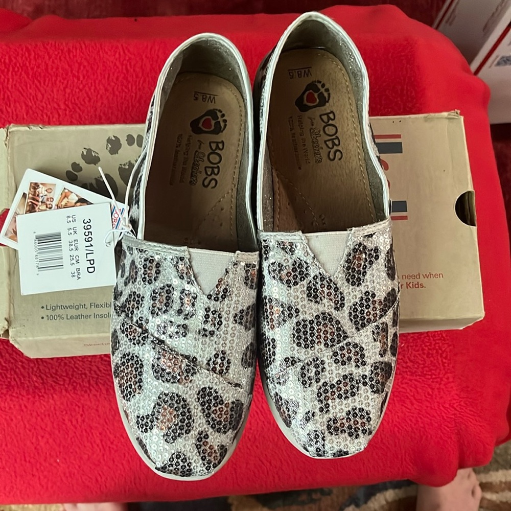 Bobs by Skechers Leopard Print Flats - Picture 5 of 9